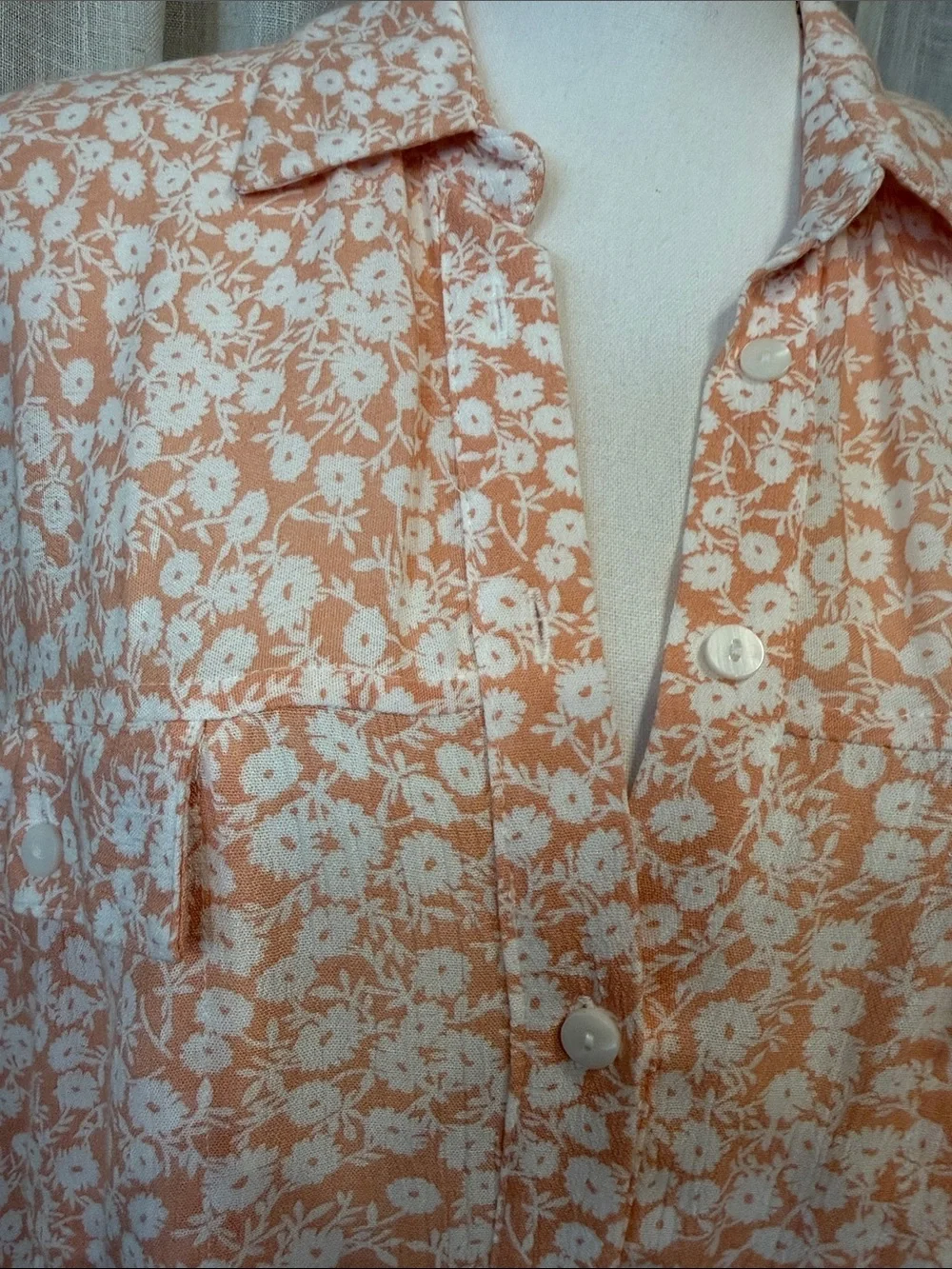 NWT-Lost + Wander Floral Button Front Mini Shirt Dress XS/S NWT Peach Whte Rayon - Picture 2 of 13